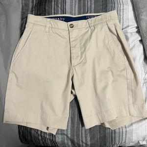 Crown and ivy 32 in waist shorts, 7in inseam